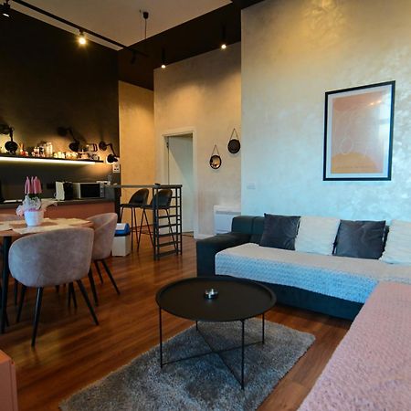 Stylish Two Bedroom House With Private Pool Τίρανα Δωμάτιο φωτογραφία