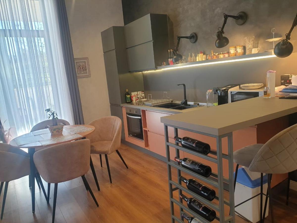 Stylish Two Bedroom House With Private Pool Τίρανα Εξωτερικό φωτογραφία