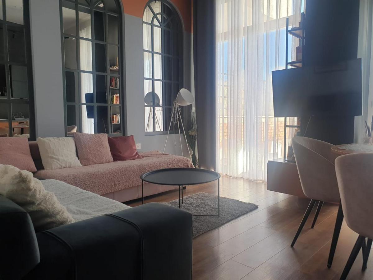Stylish Two Bedroom House With Private Pool Τίρανα Εξωτερικό φωτογραφία