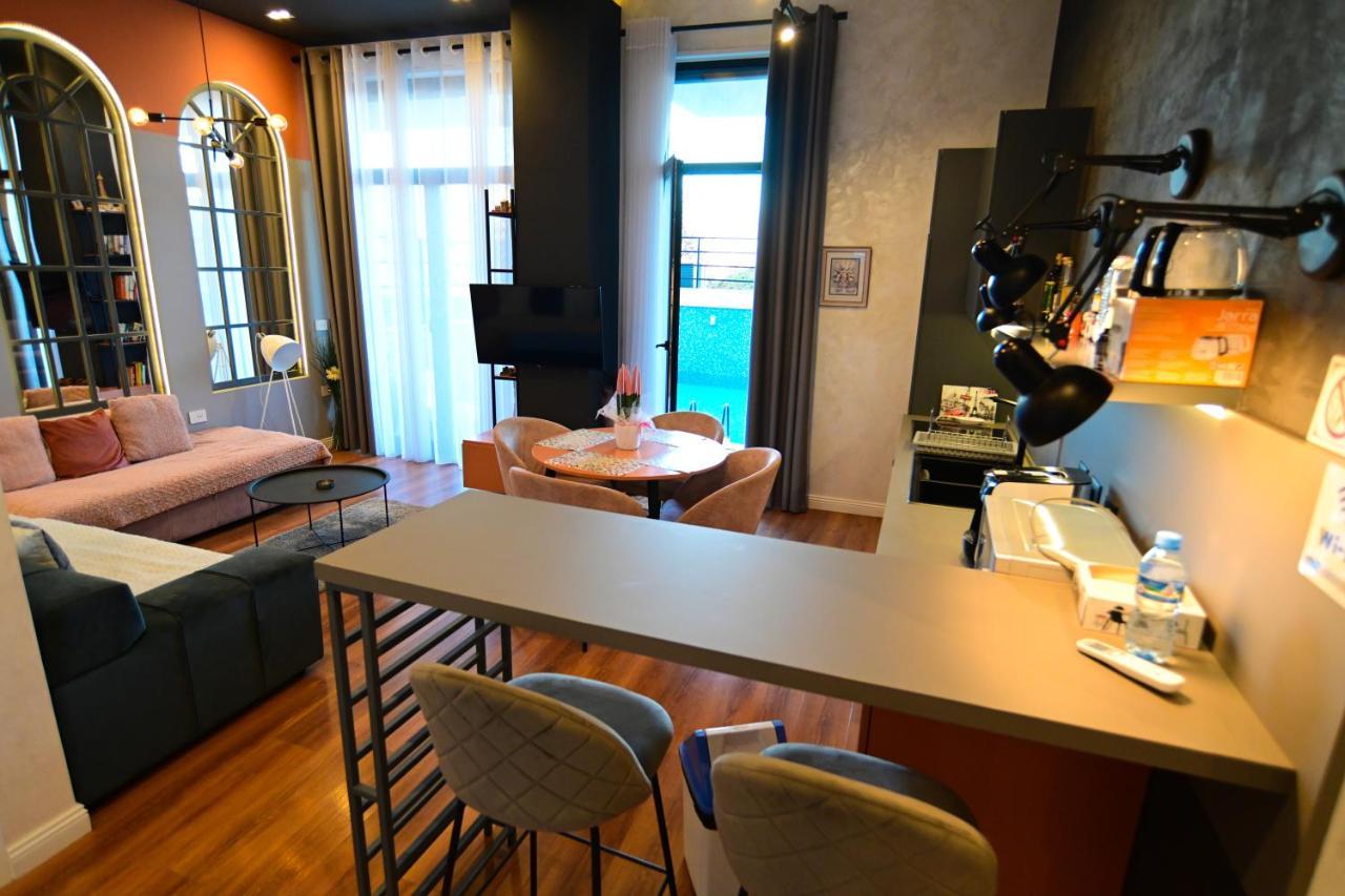 Stylish Two Bedroom House With Private Pool Τίρανα Εξωτερικό φωτογραφία