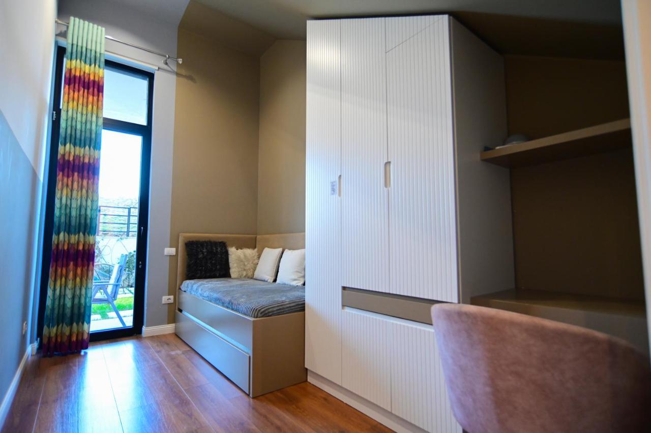 Stylish Two Bedroom House With Private Pool Τίρανα Εξωτερικό φωτογραφία